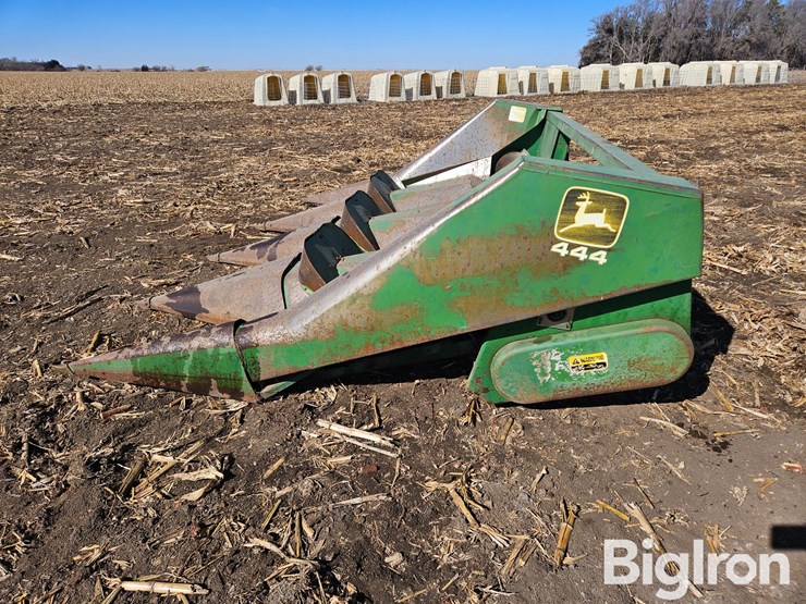 john-deere-444-image-8