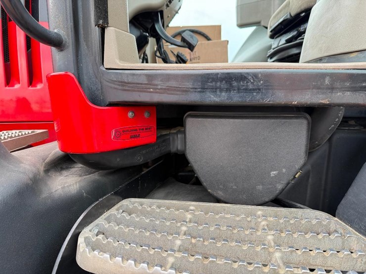 case-ih-mx240-image-51