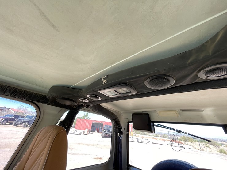 1993-jeep-wrangler-image-7