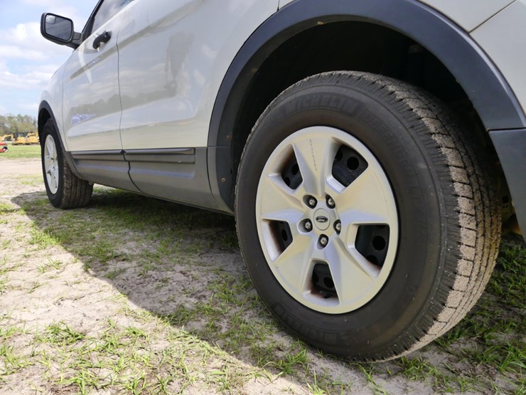 2011-ford-explorer-image-5