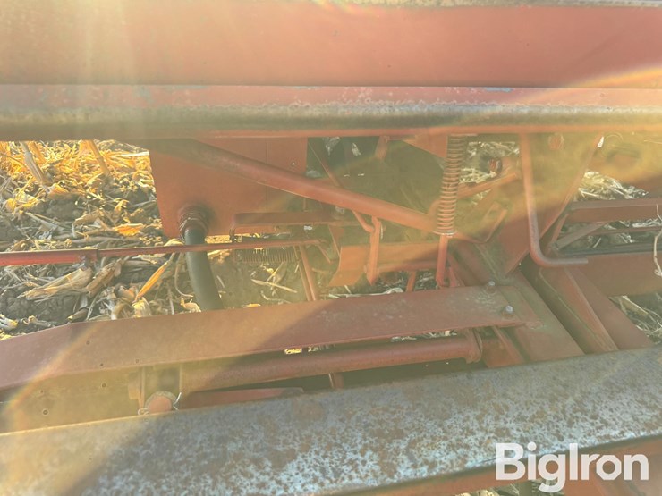 new-holland-1033-image-18