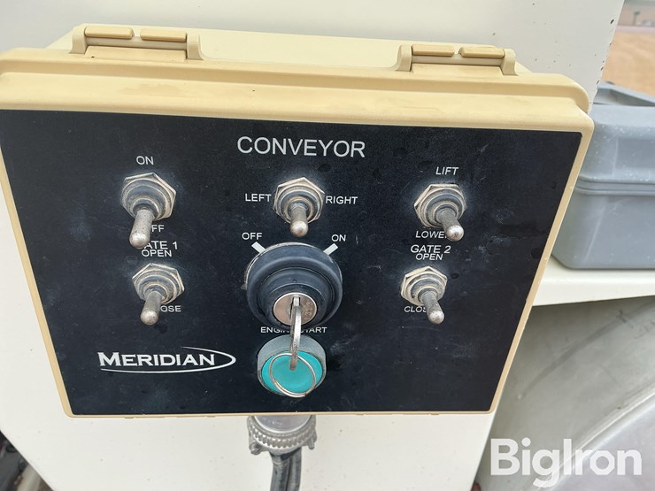 2013-meridian-375rt-image-19