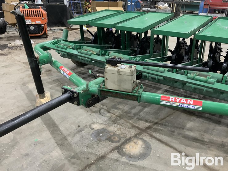 massey-ferguson-730-image-12