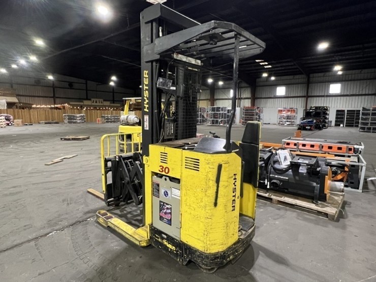 hyster-n30xmdr2-stand-up-forklift-image-4