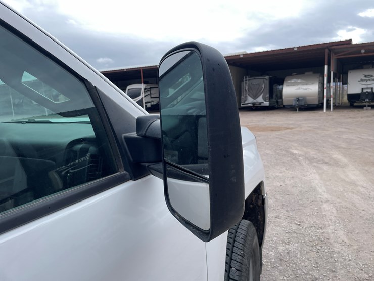 2015-chevrolet-silverado-2500-image-29