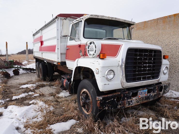 1982-ford-ln800-image-3