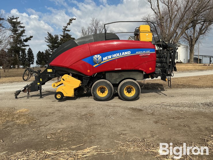 2013-new-holland-330-image-8
