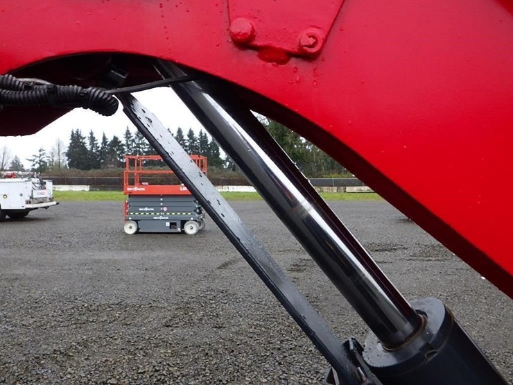 2013-yanmar-vio35-5b-image-15