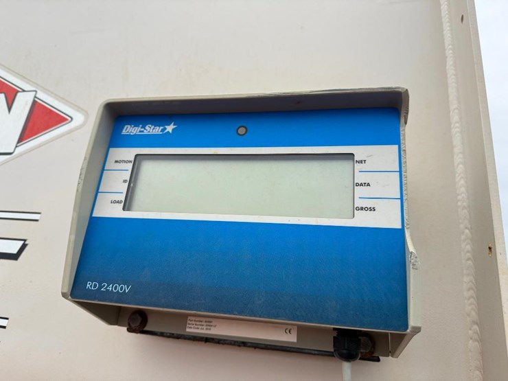 international-7600-image-84