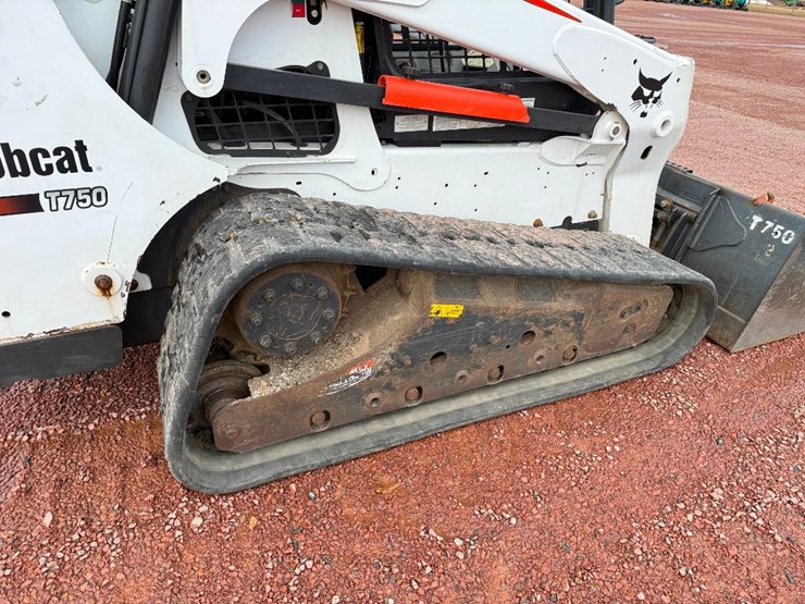 bobcat-t750-image-21