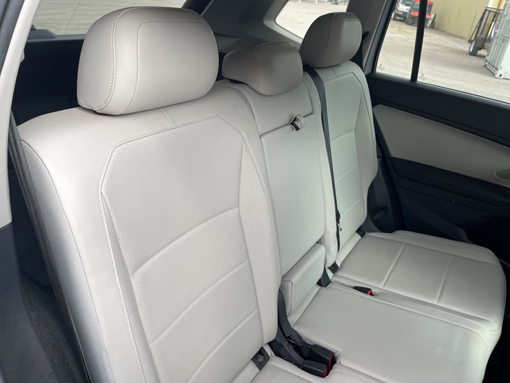 2019-volkswagen-tiguan-se-image-34