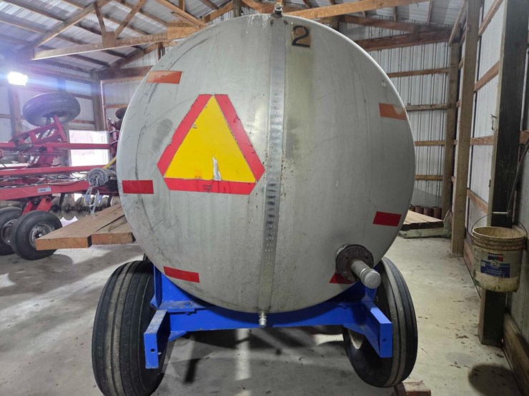 1000-gallon-liquid-nurse-trailer-image-11