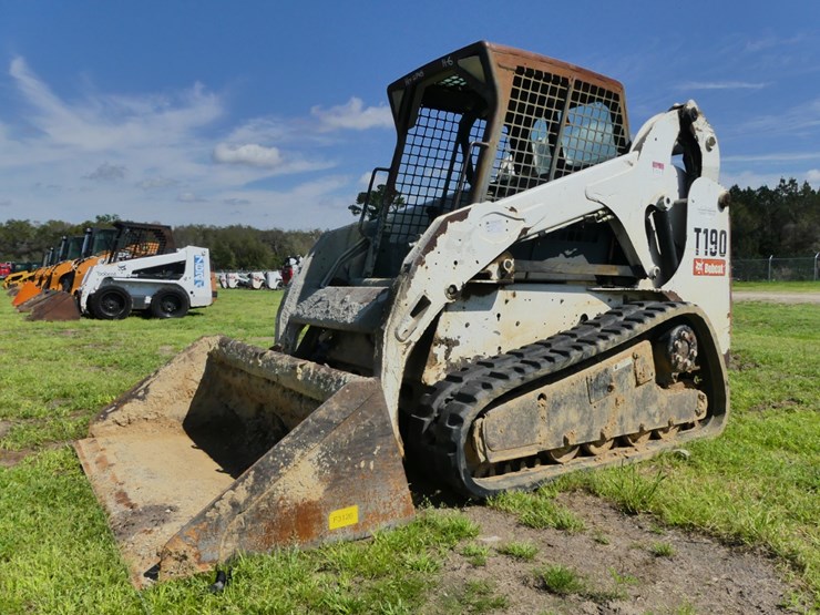 2009-bobcat-t190-image-1