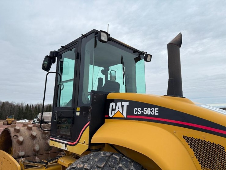 caterpillar-cs-563e-image-17