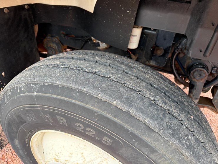 international-7600-image-12