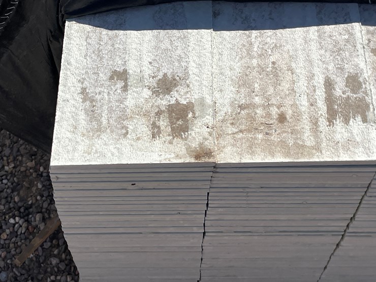 #4341-•-(appx.-308-pieces)-allura-6-¼"-primed-fiber-cement-smooth-lap-siding-image-10