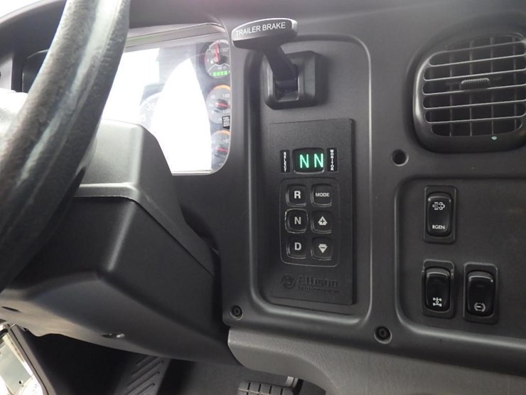 2018-freightliner-m2-15'-t/a-dump-truck-image-34