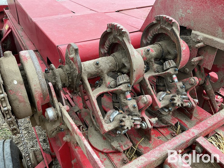 new-holland-273-image-18