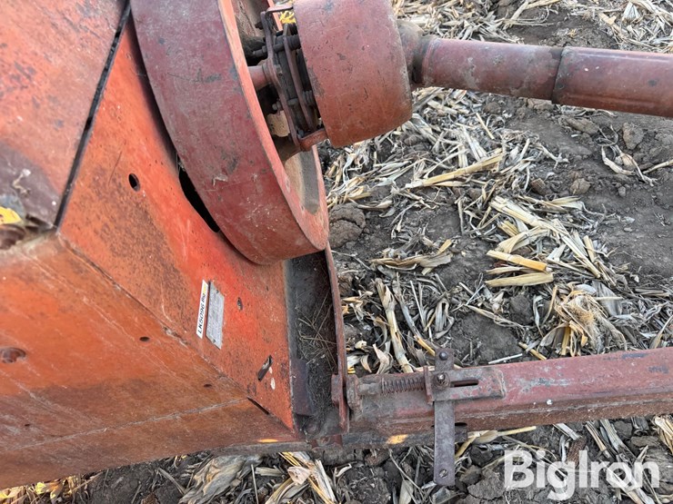 new-holland-275-image-16