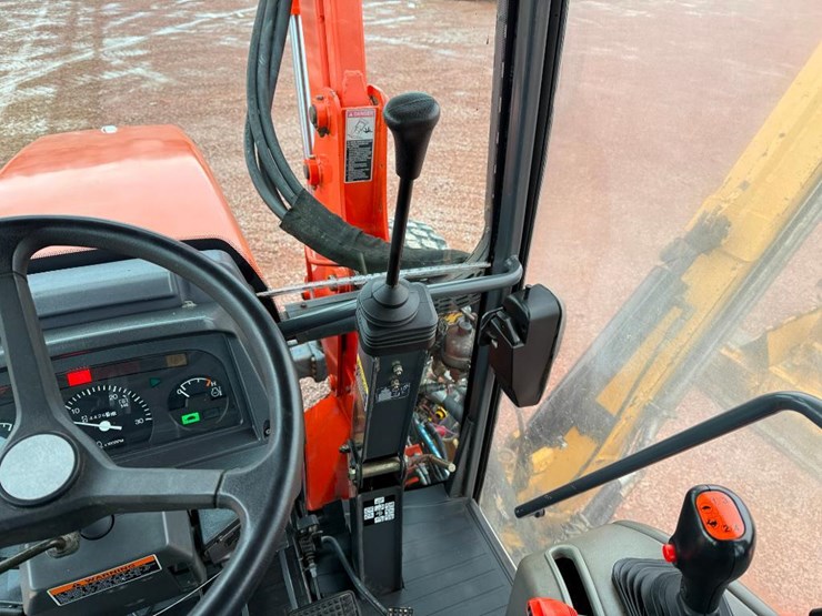 2005-kubota-la1301s-image-64