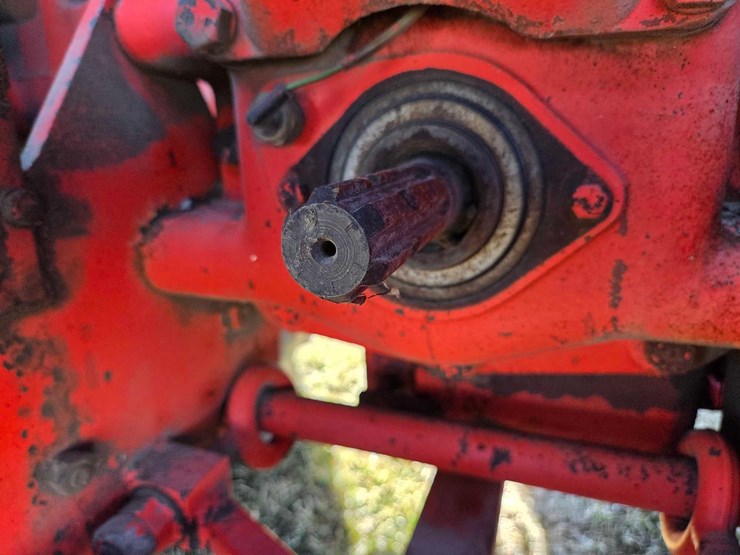 case-2290-tractor-image-40