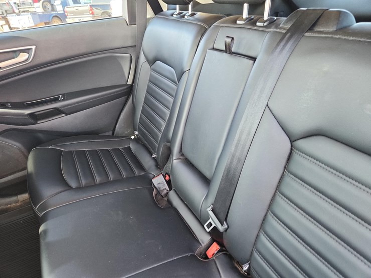 2019-ford-edge-sel-image-23