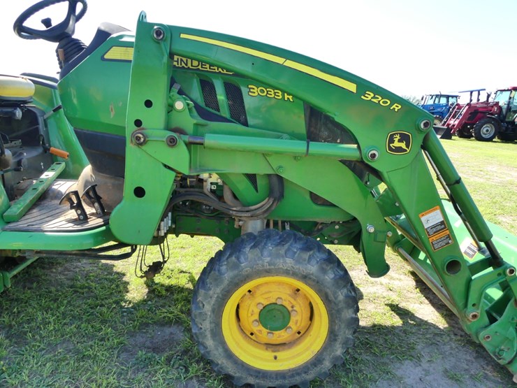 2018-john-deere-3033r-image-9