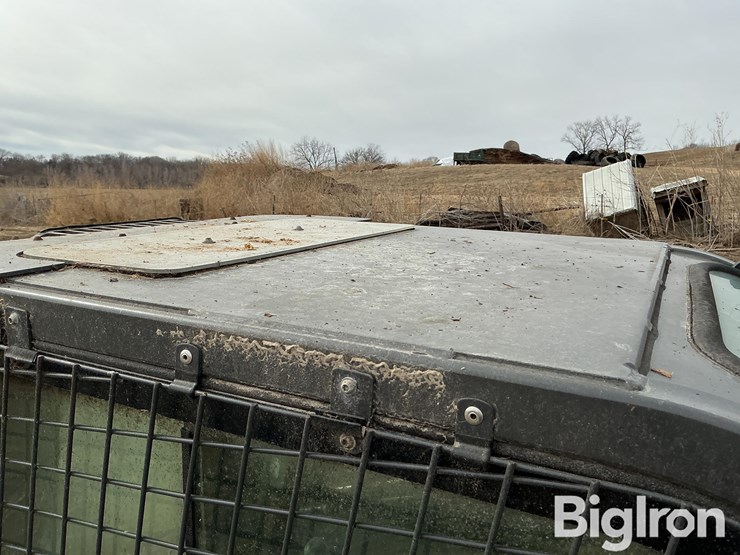 new-holland-l228-image-11