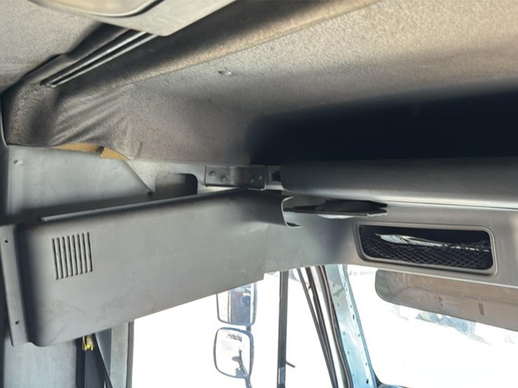 2006-caterpillar-c11-image-46