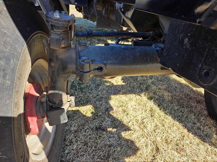 ih-5288-tractor-image-24