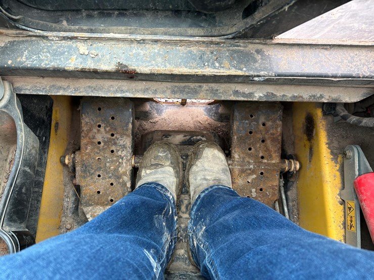 2020-new-holland-c332-image-20