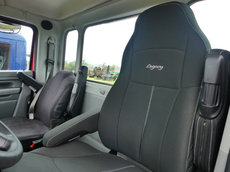 2017-kenworth-t680-image-10