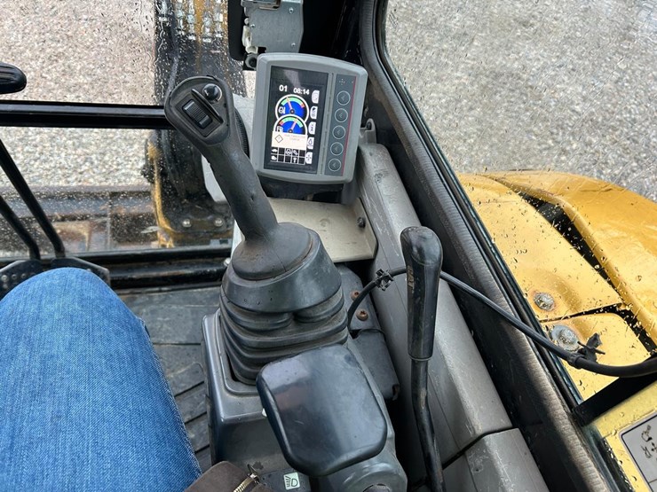 caterpillar-303-image-21