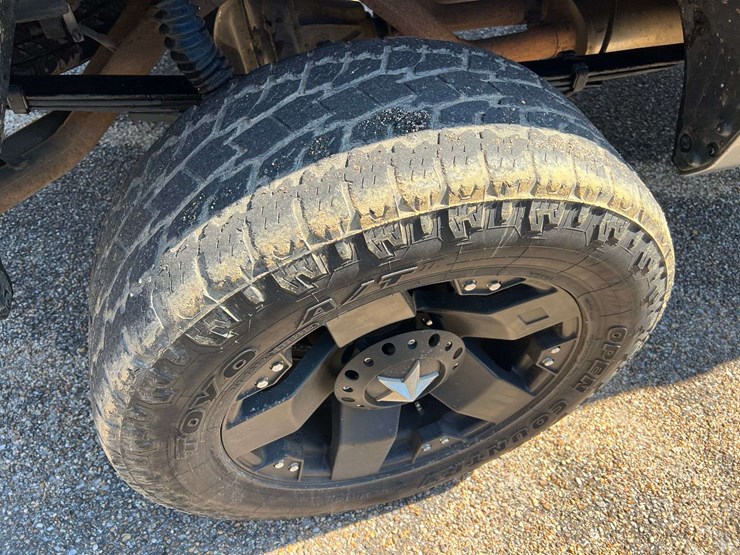 2010-toyota-tundra-image-26