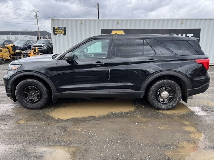 2020-ford-explorer-image-7