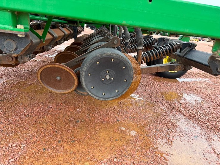 john-deere-1560-image-24