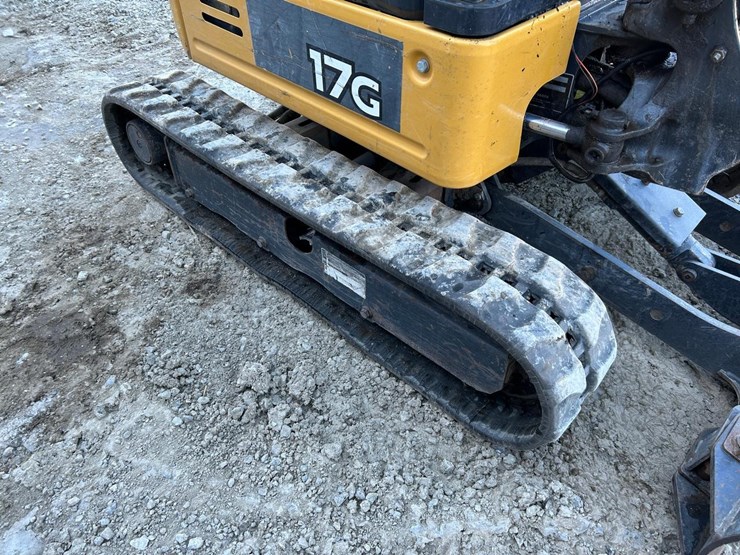 2017-deere-17g-image-12