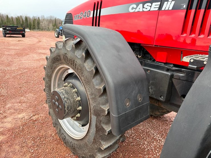 case-ih-mx240-image-31