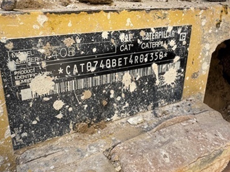 2012-caterpillar-740b-image-13