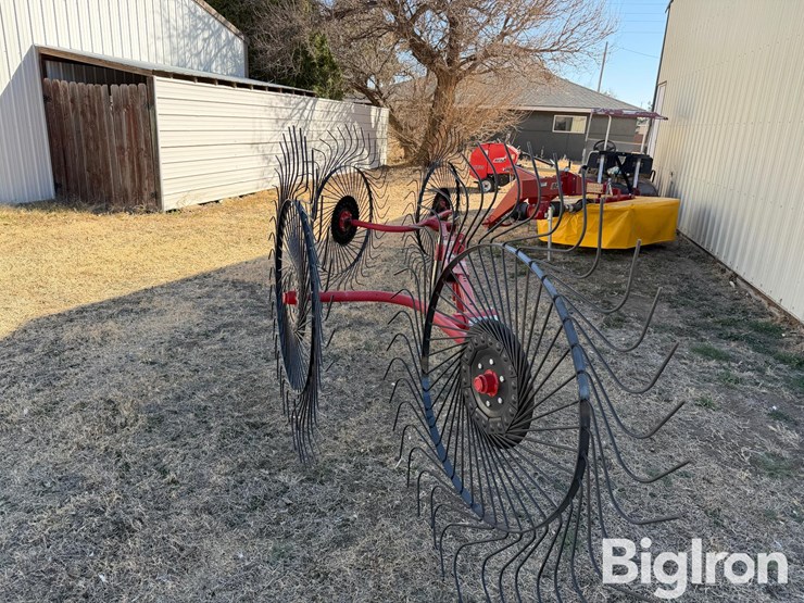 2022-ibex-ts130-2+2-3-pt-hay-rake-image-7