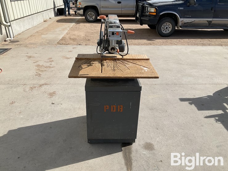 black-&-decker-radial-arm-saw-image-6