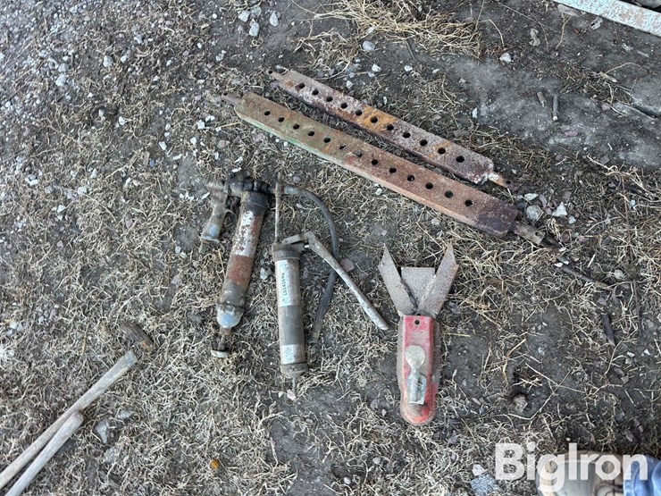 caterpillar-22-image-11