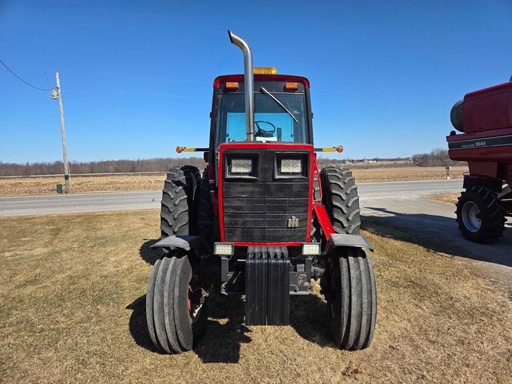 ih-5288-tractor-image-16