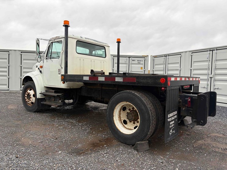 2001-international-4700-image-5