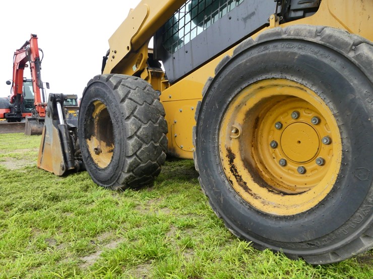 2022-caterpillar-262d3-image-5