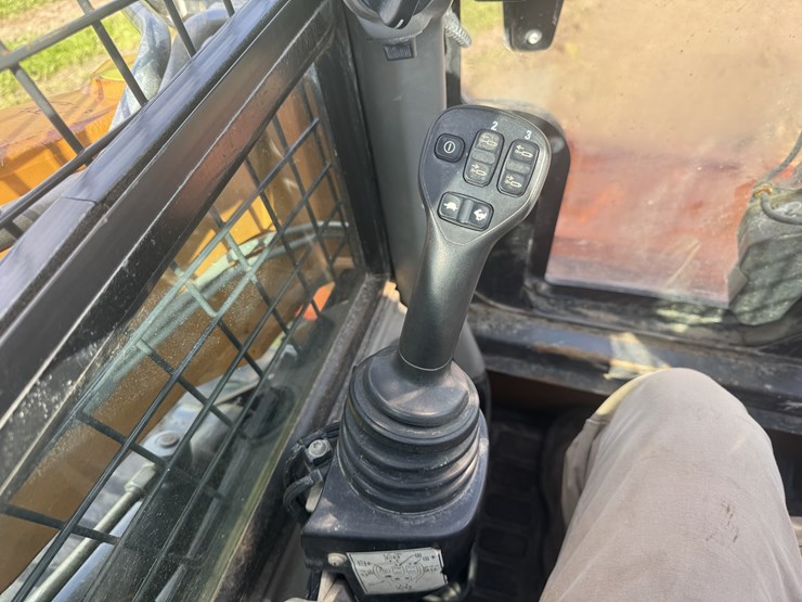 case-tv450b-image-11