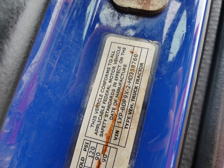 2017-peterbilt-579-image-15