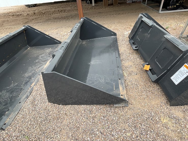 #4326-•-unused-2026-wolverine-skid-steer-track-duty-bucket-attachments-image-2