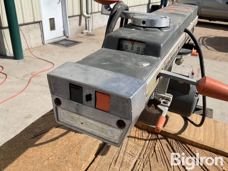black-&-decker-radial-arm-saw-image-12