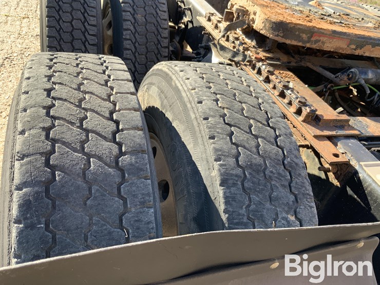 2016-freightliner-cascadia-125-image-20